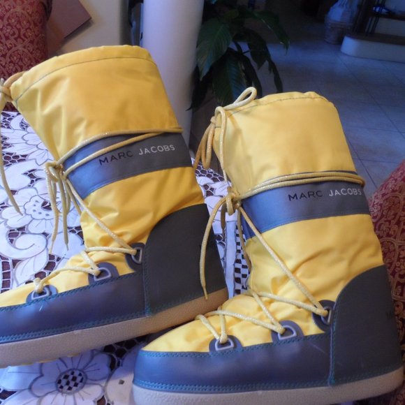 Marc Jacobs Yellow-Gray Logo Moon Boots Size L- 9.5M - Picture 5 of 16